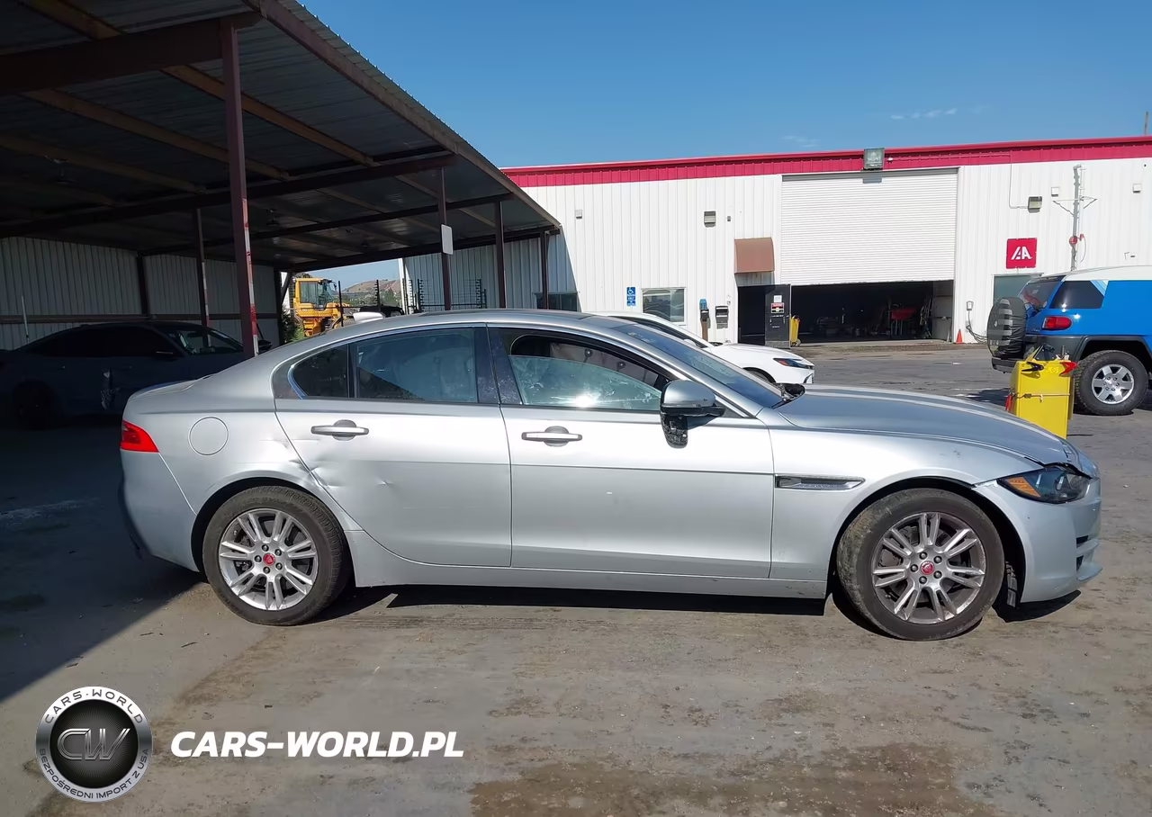 2018 Jaguar Xe 25T Premium VIN:SAJAD4FX8JCP25318 - 13