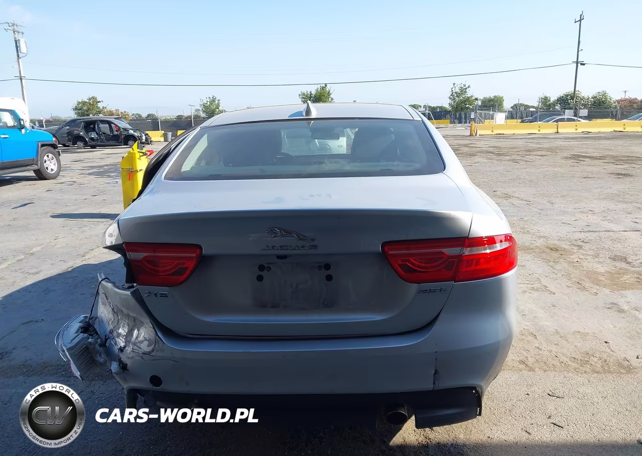 2018 Jaguar Xe 25T Premium VIN:SAJAD4FX8JCP25318 - 16