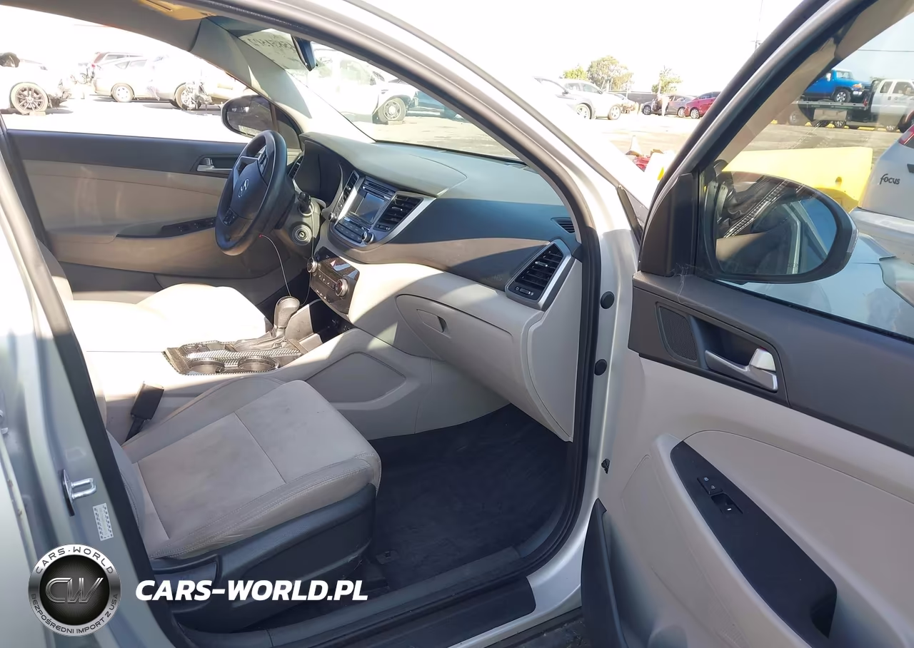 2016 Hyundai Tucson Se VIN:KM8J33A45GU174143 - 5