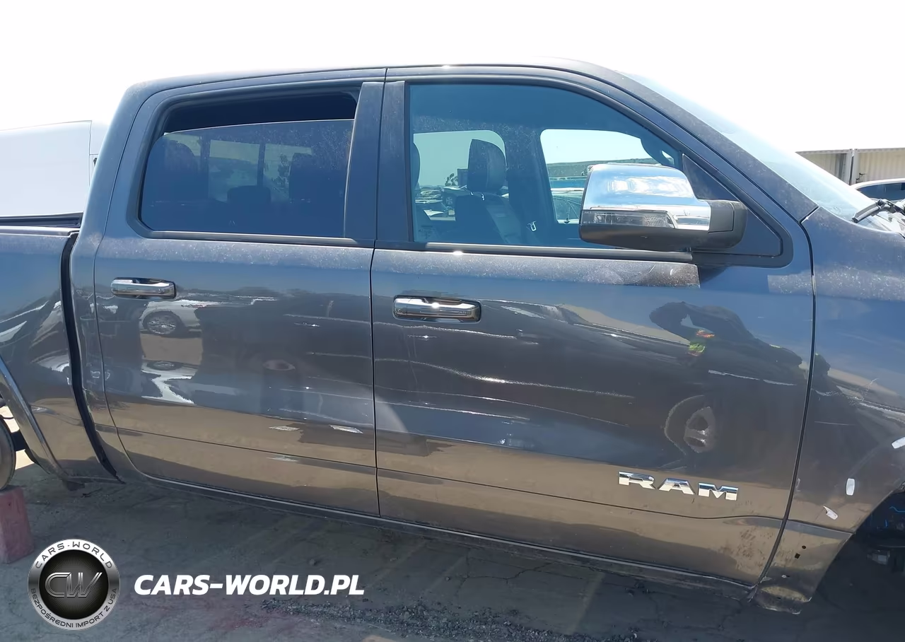 2025 Ram 1500 Laramie 4X4 5'7 Box VIN:1C6SRFJP1SN734558 - 14