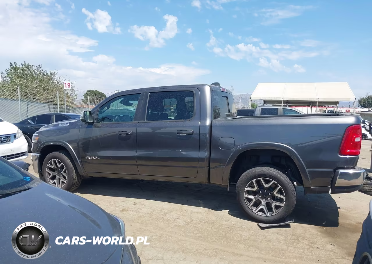 2025 Ram 1500 Laramie 4X4 5'7 Box VIN:1C6SRFJP1SN734558 - 15