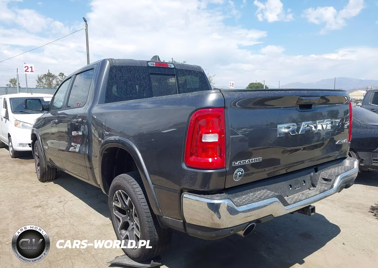 2025 Ram 1500 Laramie 4X4 5'7 Box VIN:1C6SRFJP1SN734558 - 3