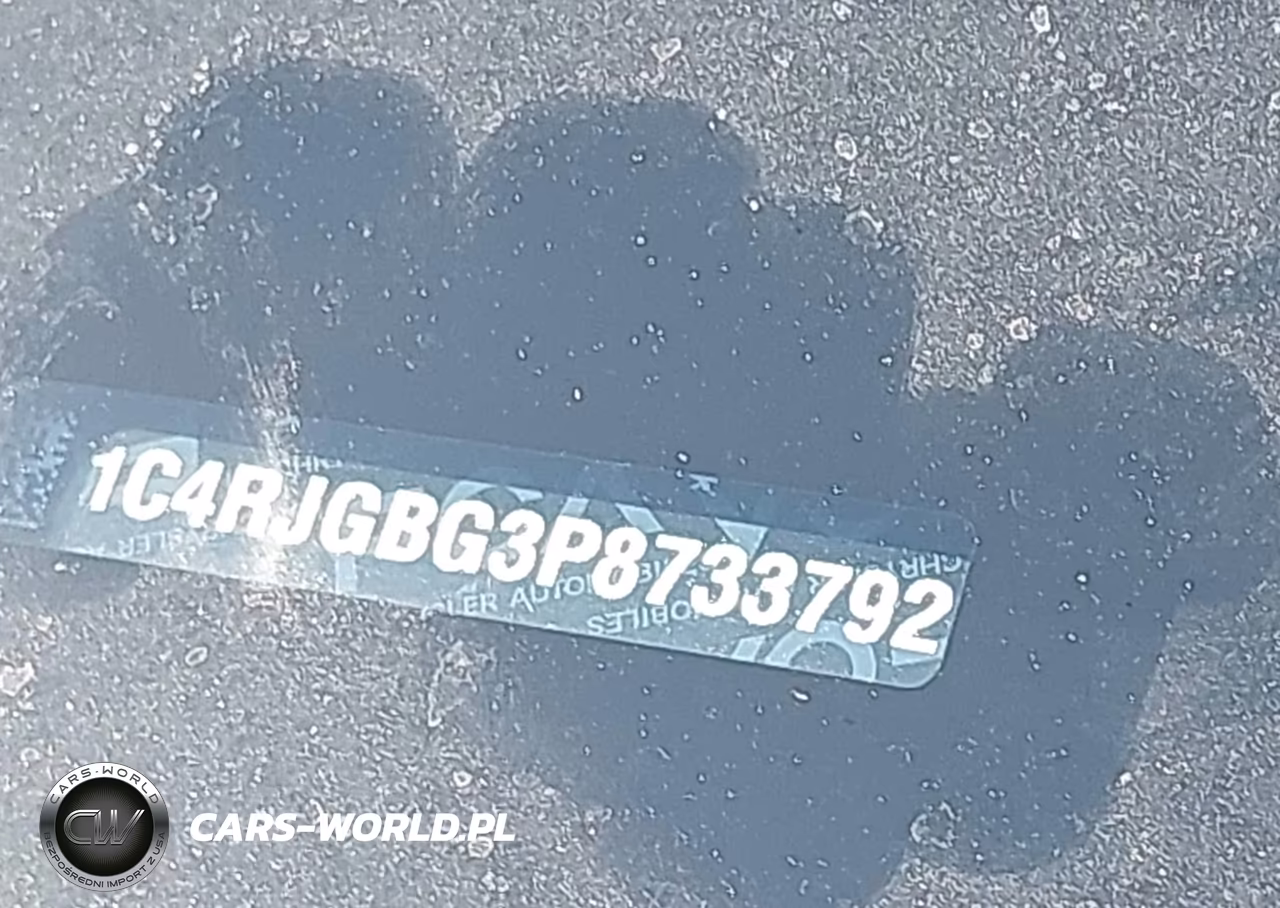 2023 Jeep Grand Cherokee Limited 4X2 VIN:1C4RJGBG3P8733792 - 18