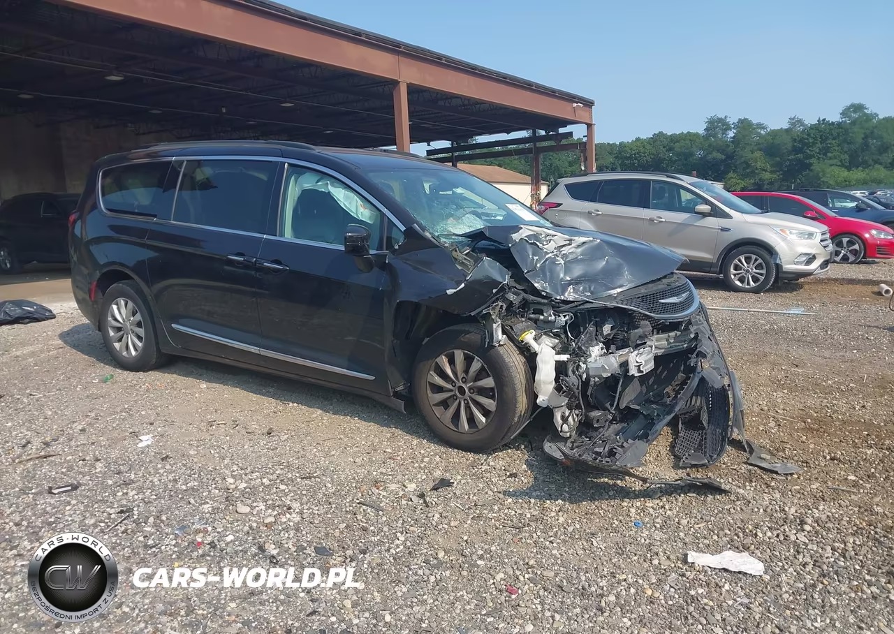 2017 Chrysler Pacifica Touring-L – zdjęcie 1 z 16