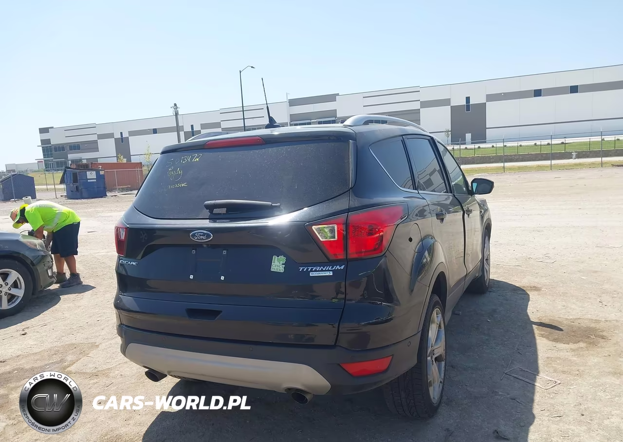 2019 Ford Escape Titanium VIN:1FMCU0J96KUA32022 - 4