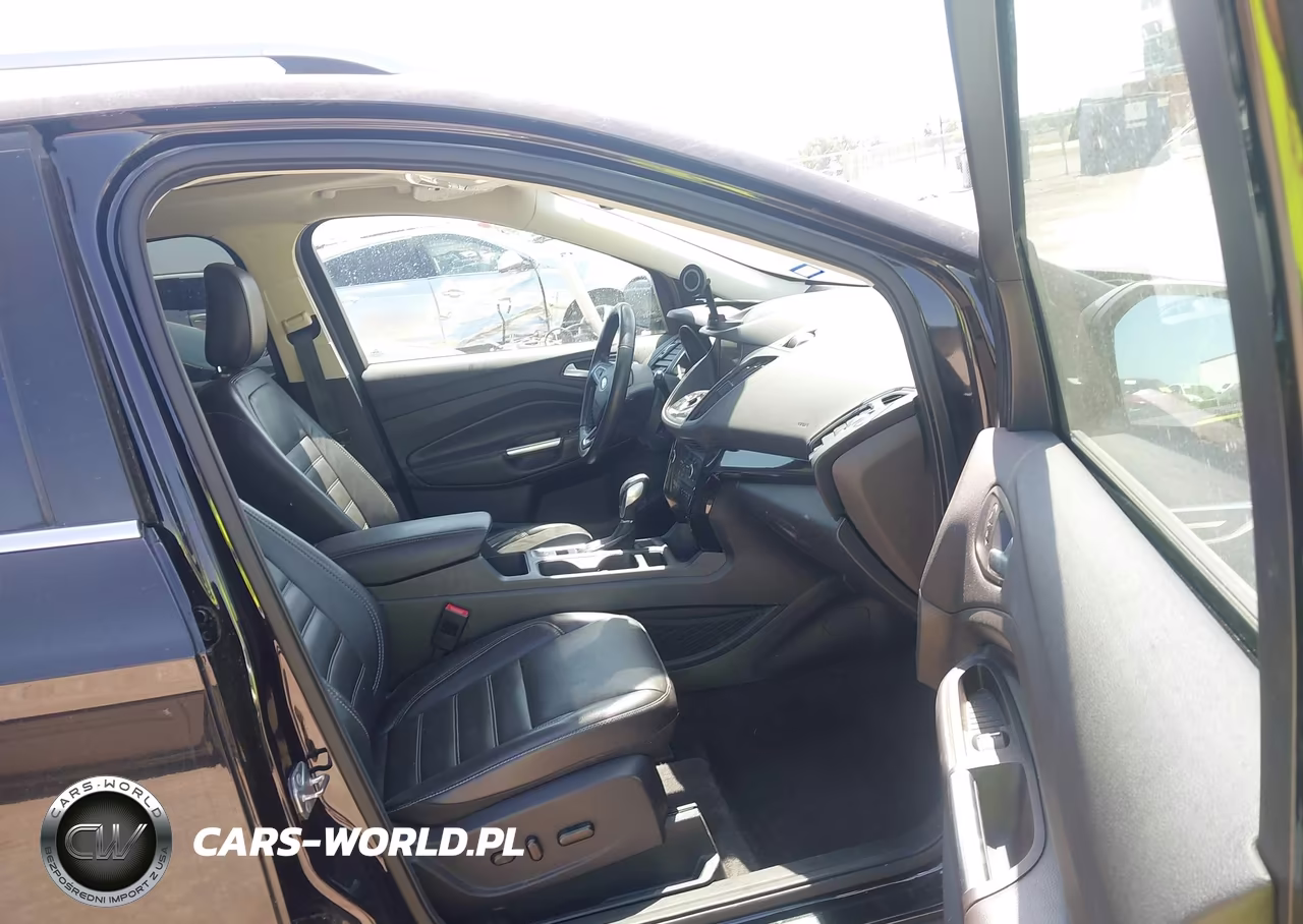 2019 Ford Escape Titanium VIN:1FMCU0J96KUA32022 - 5