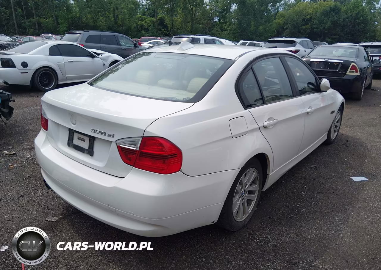 2007 BMW 328Xi VIN:WBAVC93517KX60698 - 4