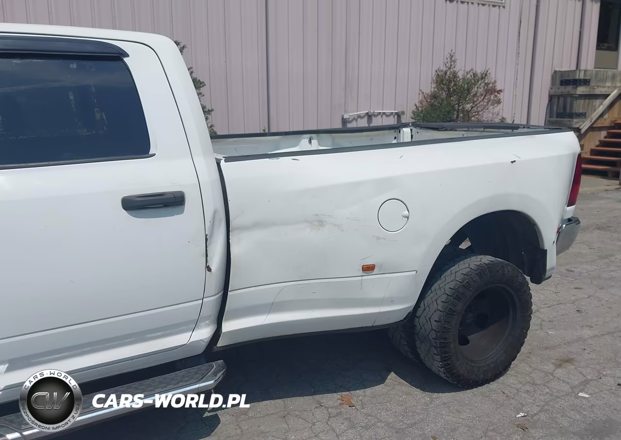 2018 Ram 3500 Tradesman 4X4 8' Box VIN:3C63RRGLXJG281025 - 11