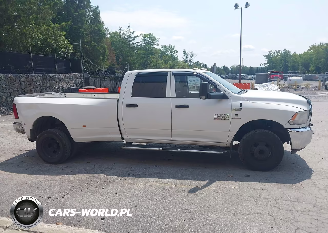 2018 Ram 3500 Tradesman 4X4 8' Box VIN:3C63RRGLXJG281025 - 13