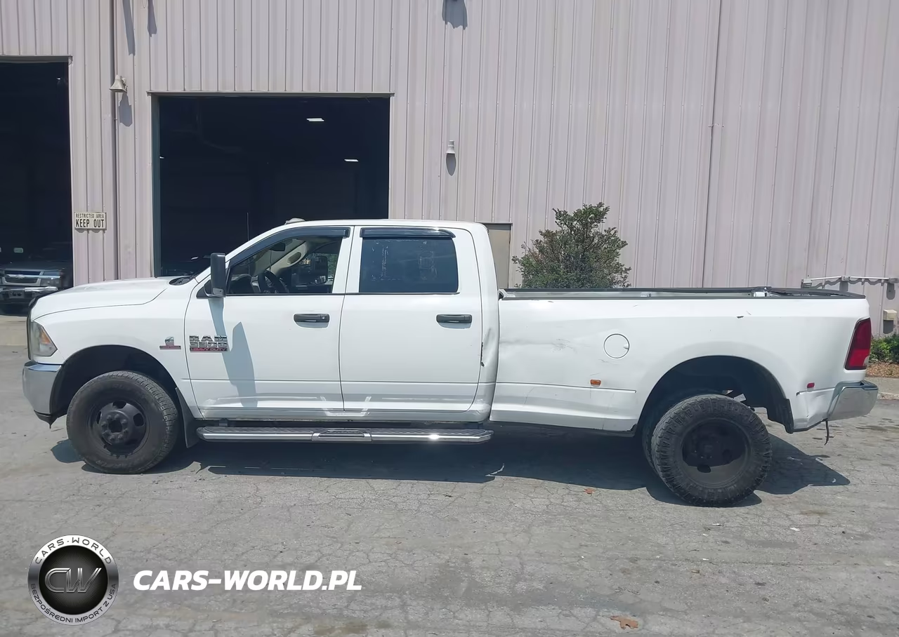 2018 Ram 3500 Tradesman 4X4 8' Box VIN:3C63RRGLXJG281025 - 14