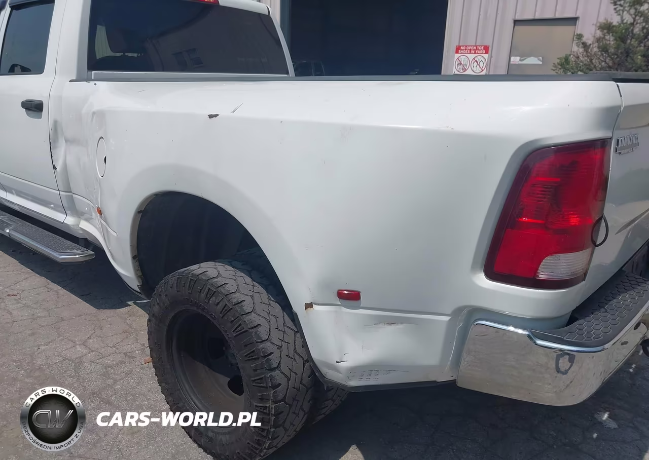 2018 Ram 3500 Tradesman 4X4 8' Box VIN:3C63RRGLXJG281025 - 16