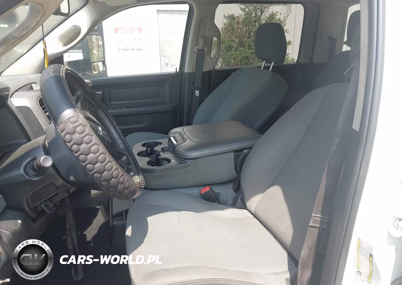 2018 Ram 3500 Tradesman 4X4 8' Box VIN:3C63RRGLXJG281025 - 6