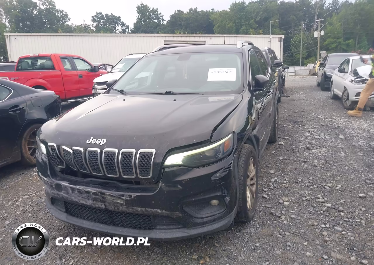 2019 Jeep Cherokee Latitude Fwd VIN:1C4PJLCB0KD285188 - 2