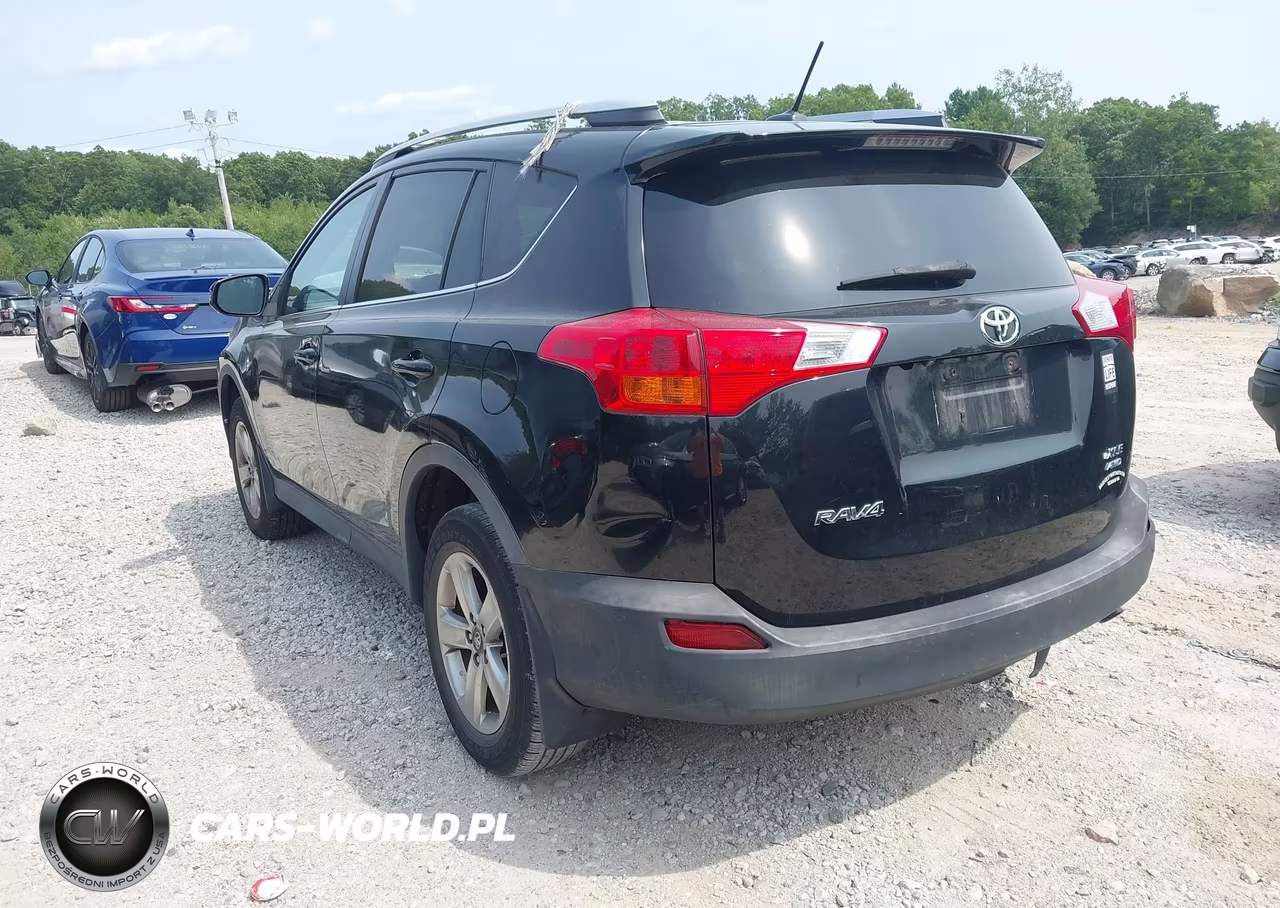 2015 Toyota Rav4 Xle VIN:2T3RFREV4FW354266 - 3