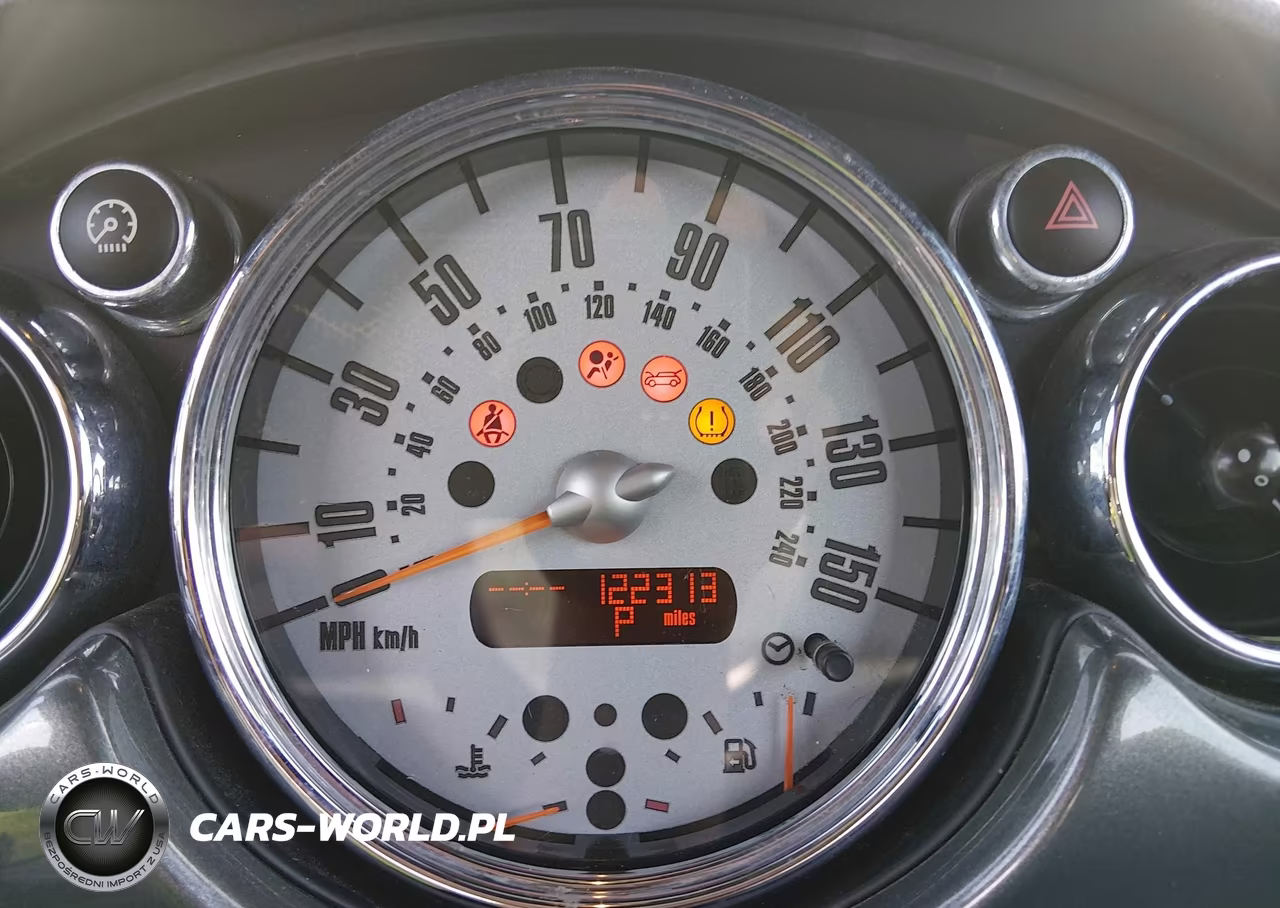 2006 Mini Cooper VIN:WMWRF33556TG16041 - 7