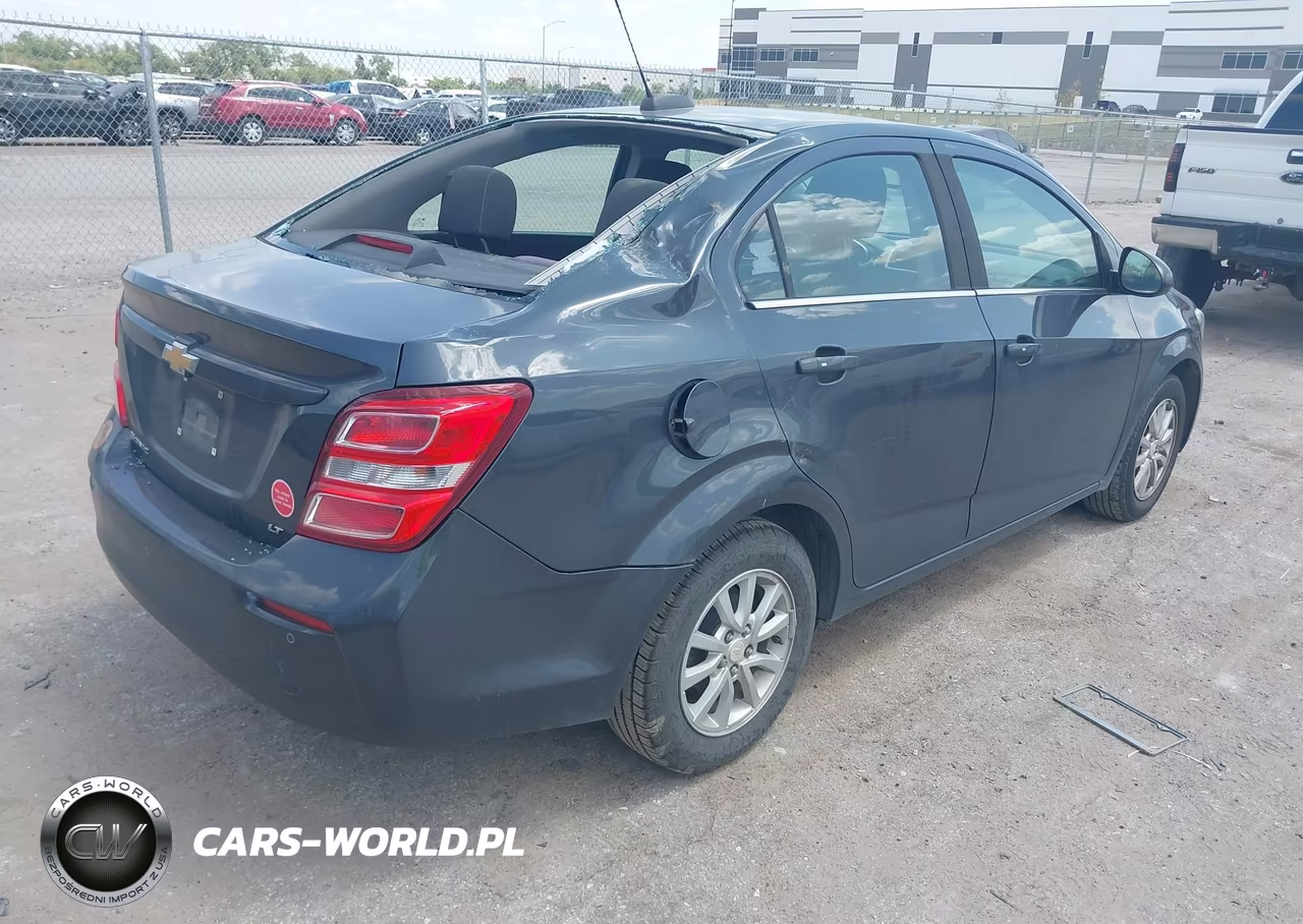 2018 Chevrolet Sonic Lt Auto VIN:1G1JD5SH1J4119851 - 4