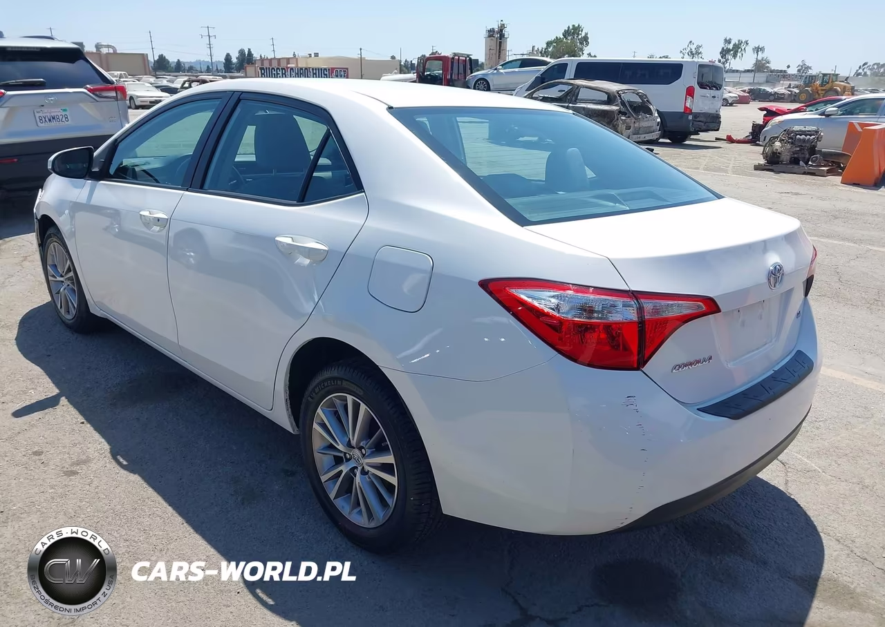 2015 Toyota Corolla Le Plus VIN:5YFBURHE9FP204392 - 3