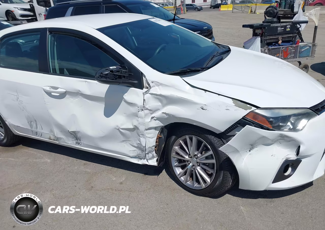 2015 Toyota Corolla Le Plus VIN:5YFBURHE9FP204392 - 6