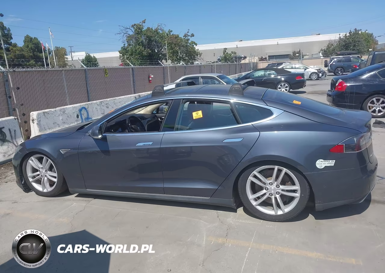 2014 Tesla Model S P85 VIN:5YJSA1H17EFP46950 - 14