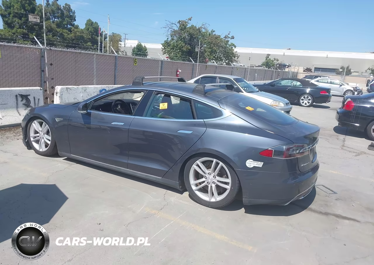 2014 Tesla Model S P85 VIN:5YJSA1H17EFP46950 - 3