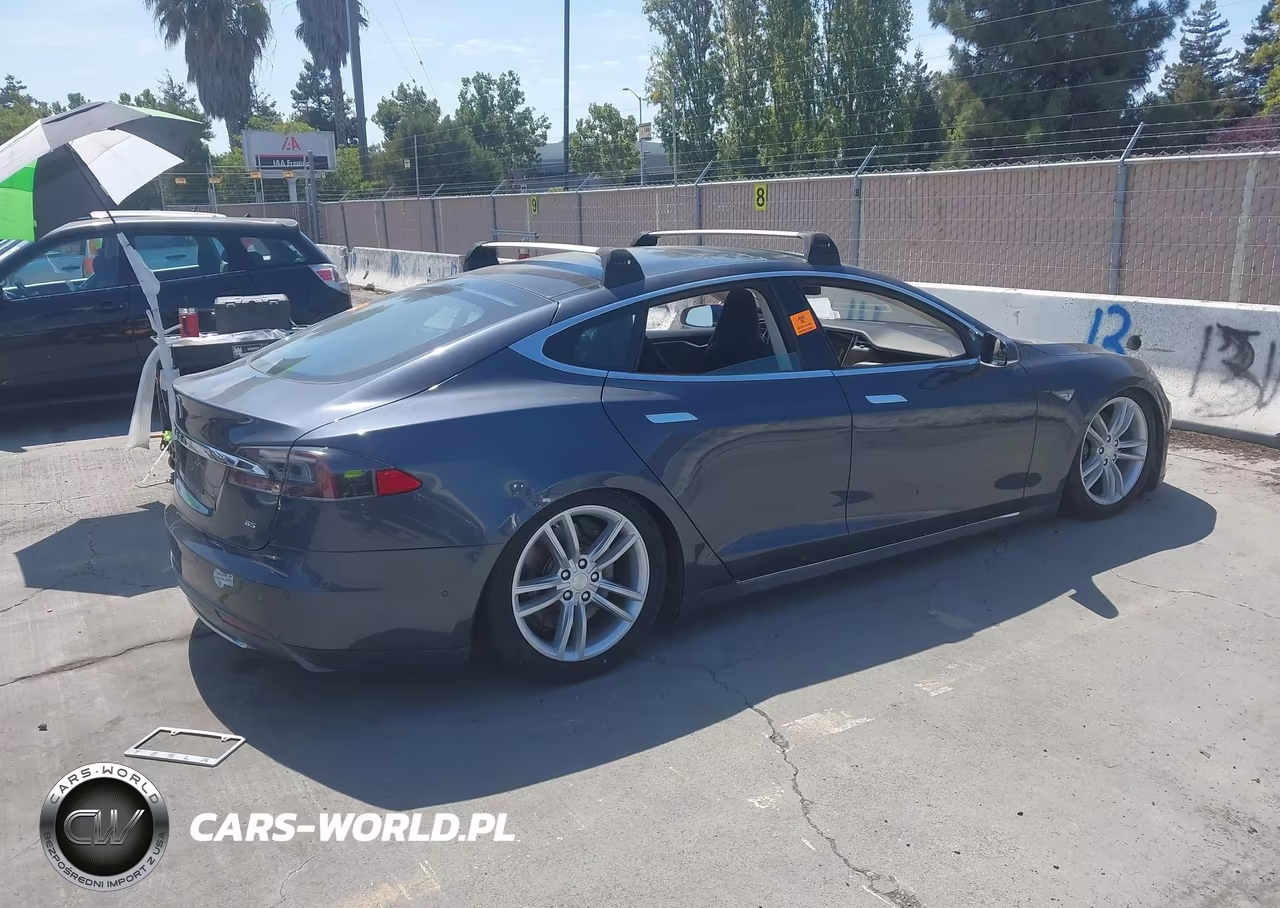 2014 Tesla Model S P85 VIN:5YJSA1H17EFP46950 - 4