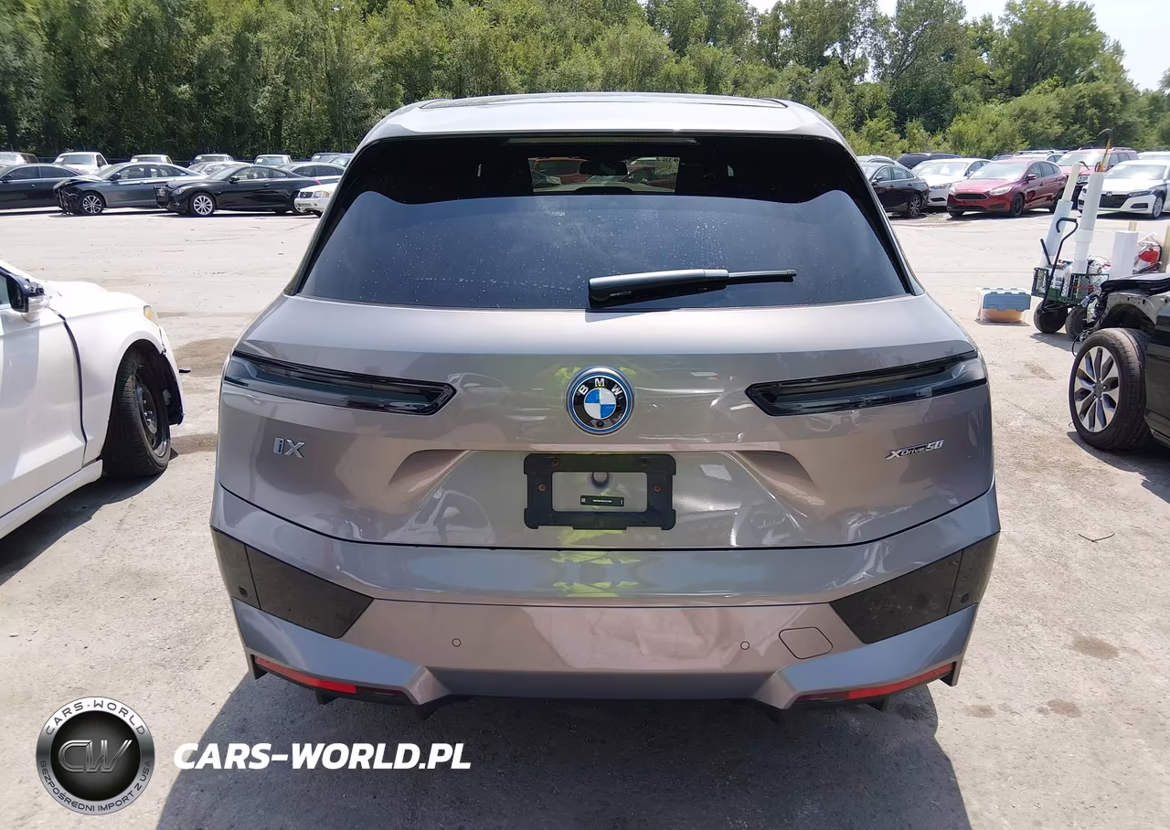 2024 BMW Ix xDrive50 VIN:WB523CF08RCR27084 - 17