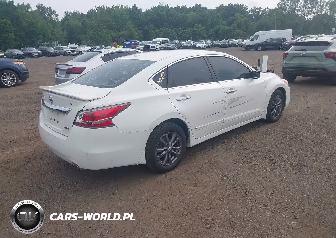 2015 Nissan Altima 2.5 S VIN:1N4AL3AP2FC457429 - 4
