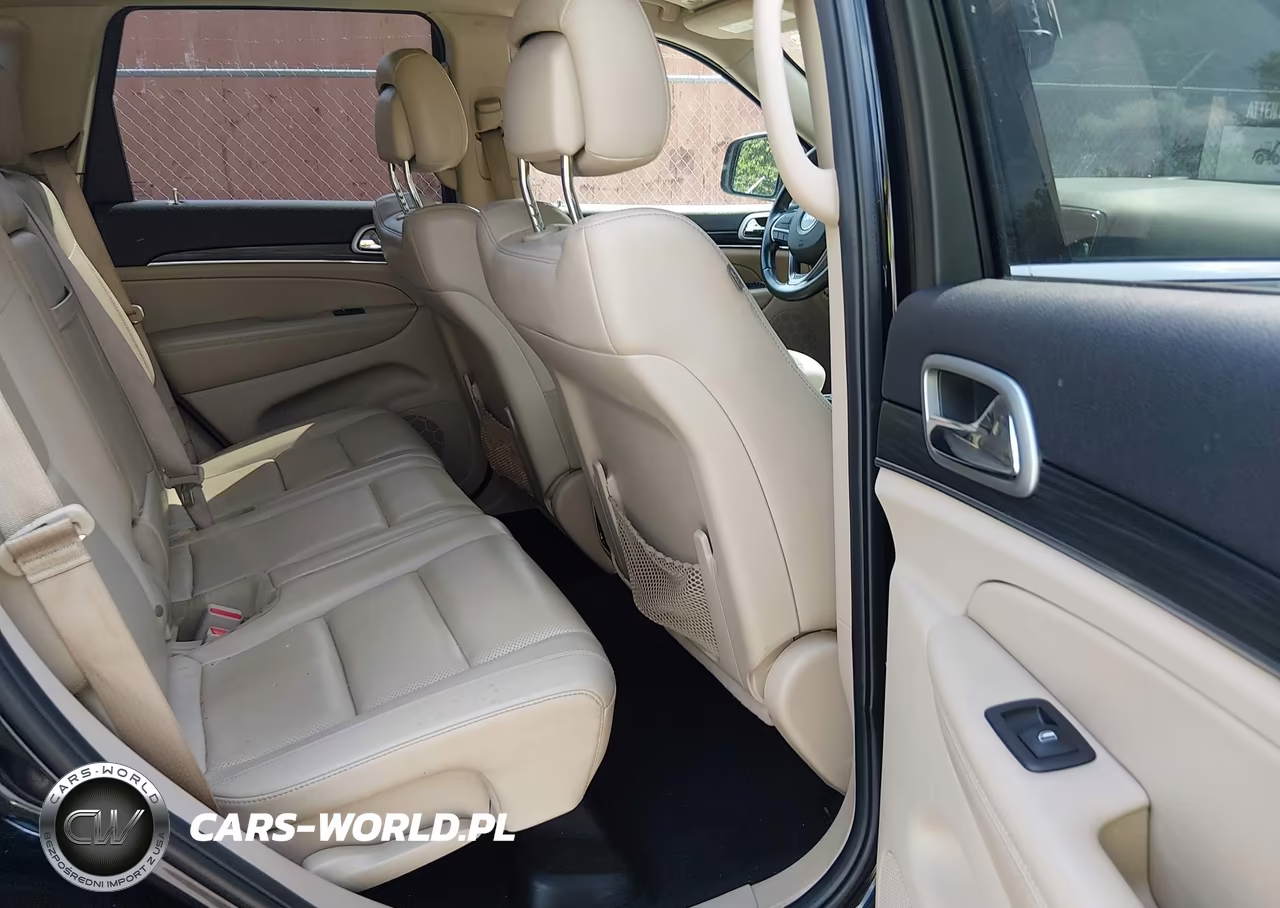 2019 Jeep Grand Cherokee Limited 4X2 VIN:1C4RJEBG3KC698164 - 8