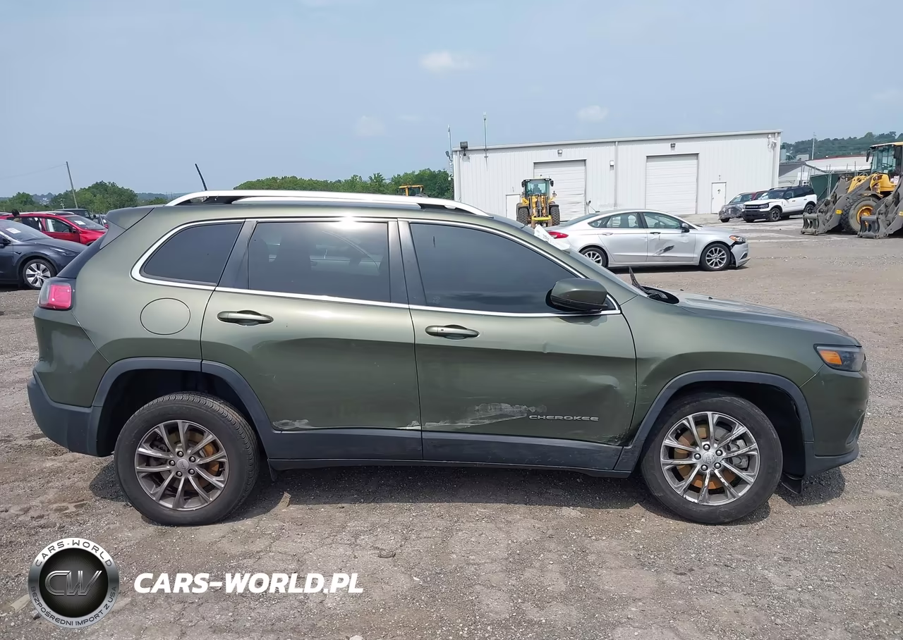 2021 Jeep Cherokee Latitude Plus 4X4 VIN:1C4PJMLB3MD160520 - 13