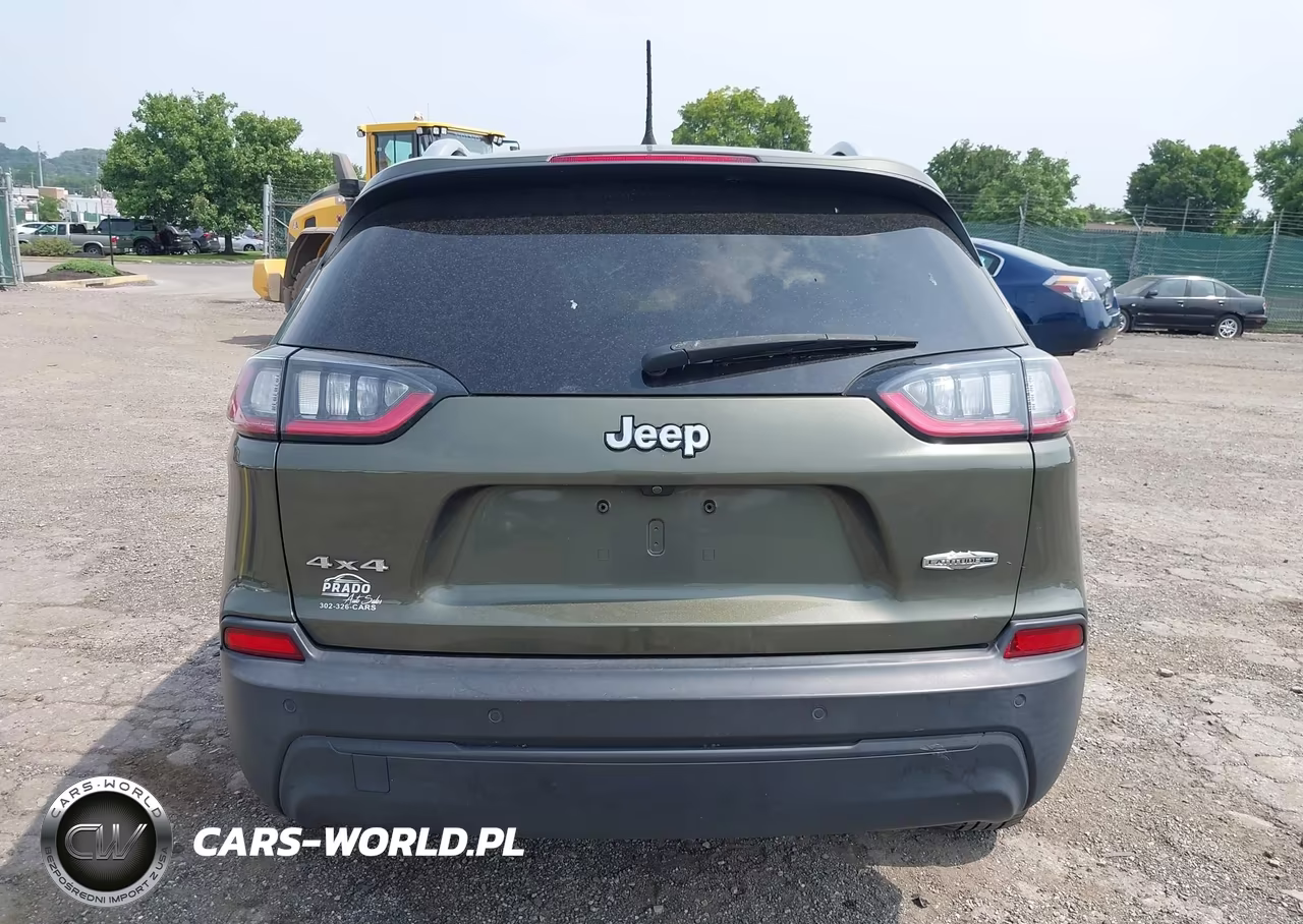 2021 Jeep Cherokee Latitude Plus 4X4 VIN:1C4PJMLB3MD160520 - 16