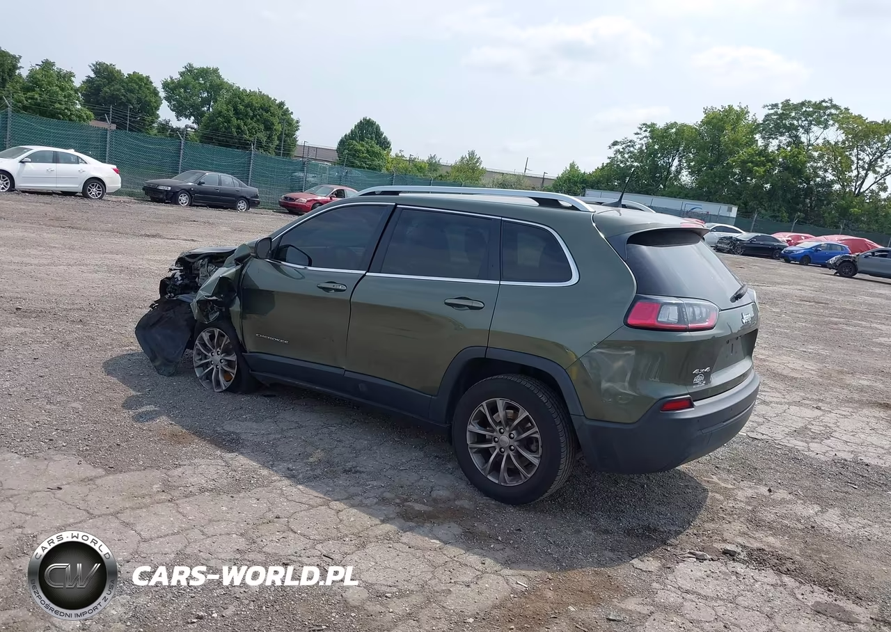 2021 Jeep Cherokee Latitude Plus 4X4 VIN:1C4PJMLB3MD160520 - 3
