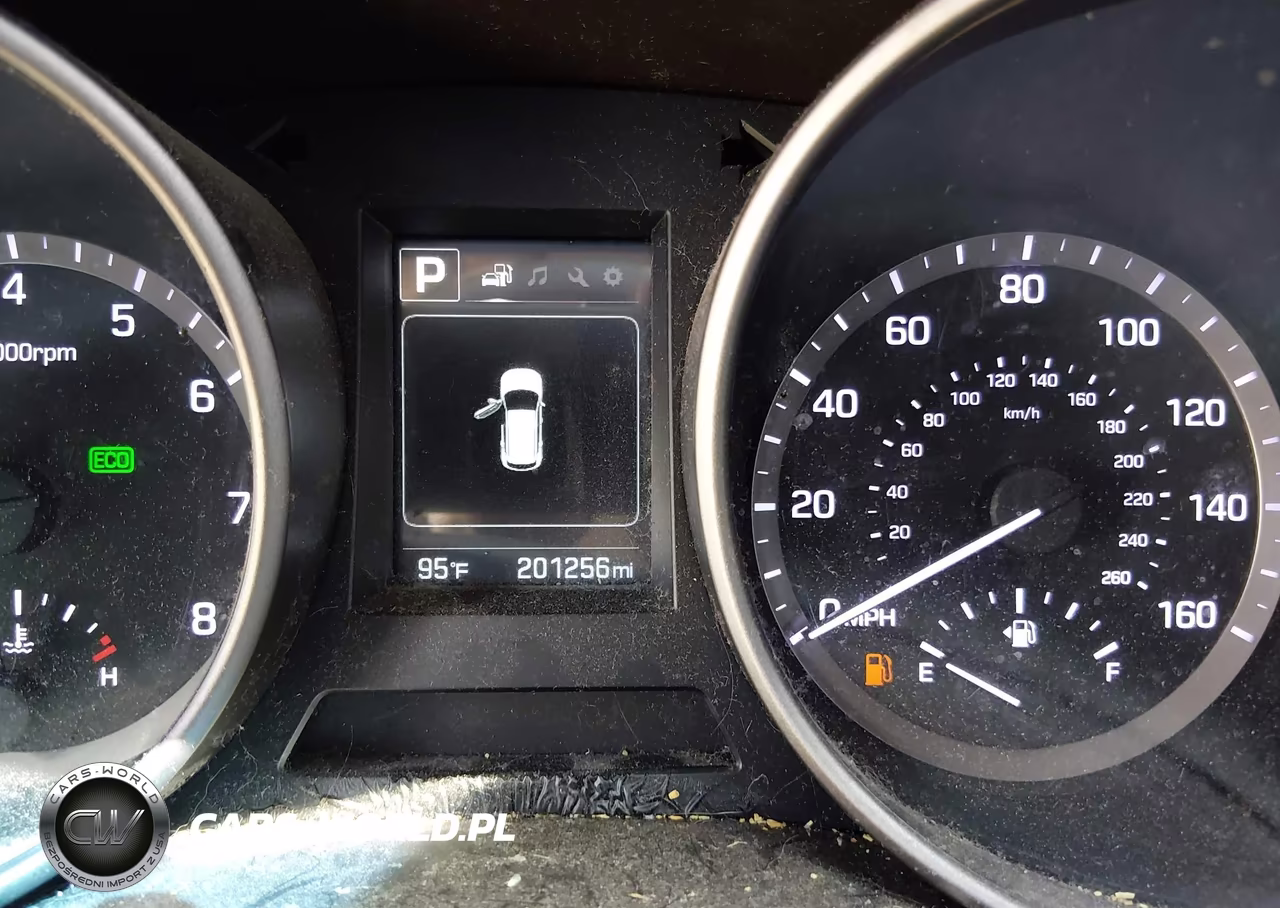 2018 Hyundai Santa Fe Se VIN:KM8SM4HF1JU277016 - 16