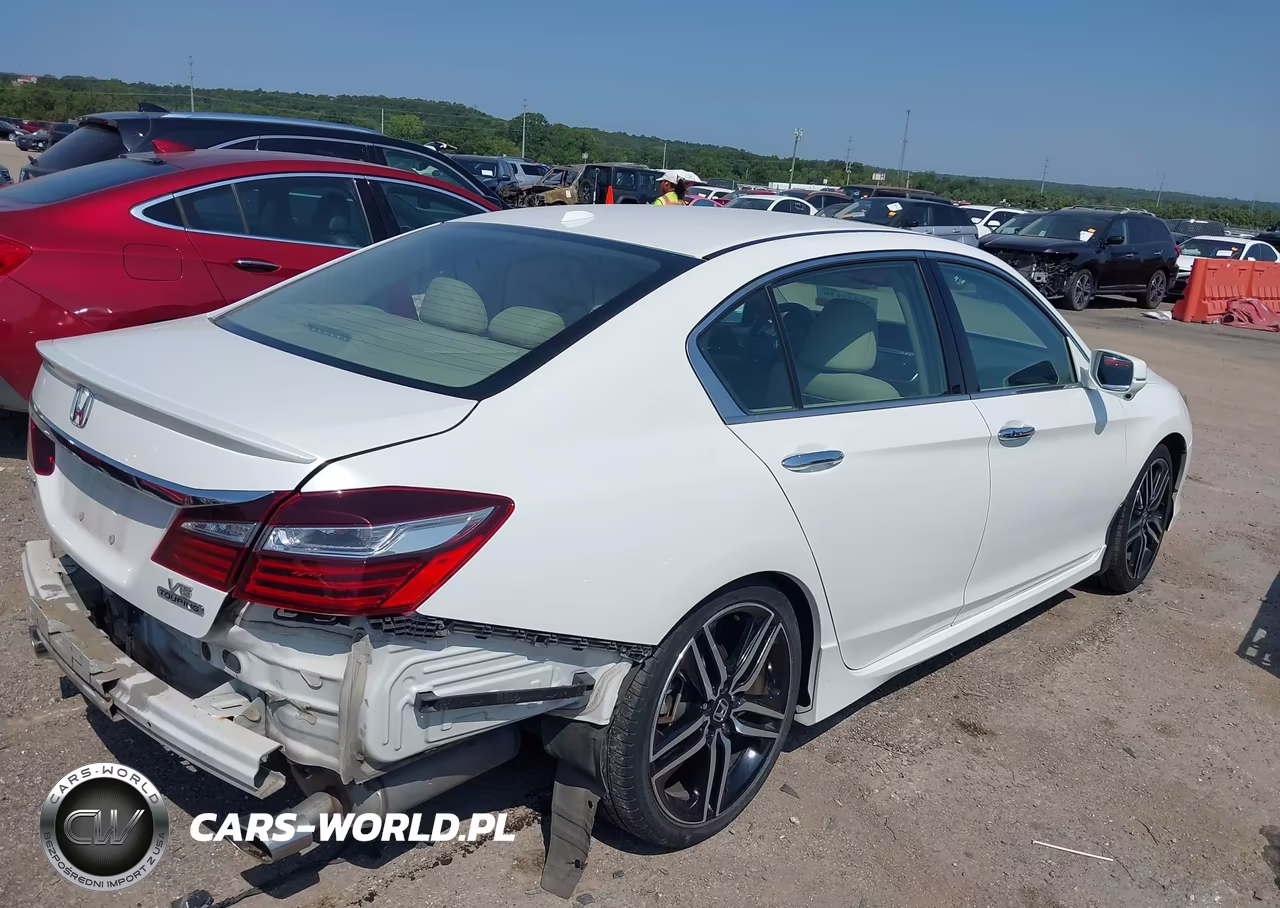 2017 Honda Accord Touring V6 VIN:1HGCR3F91HA012241 - 4