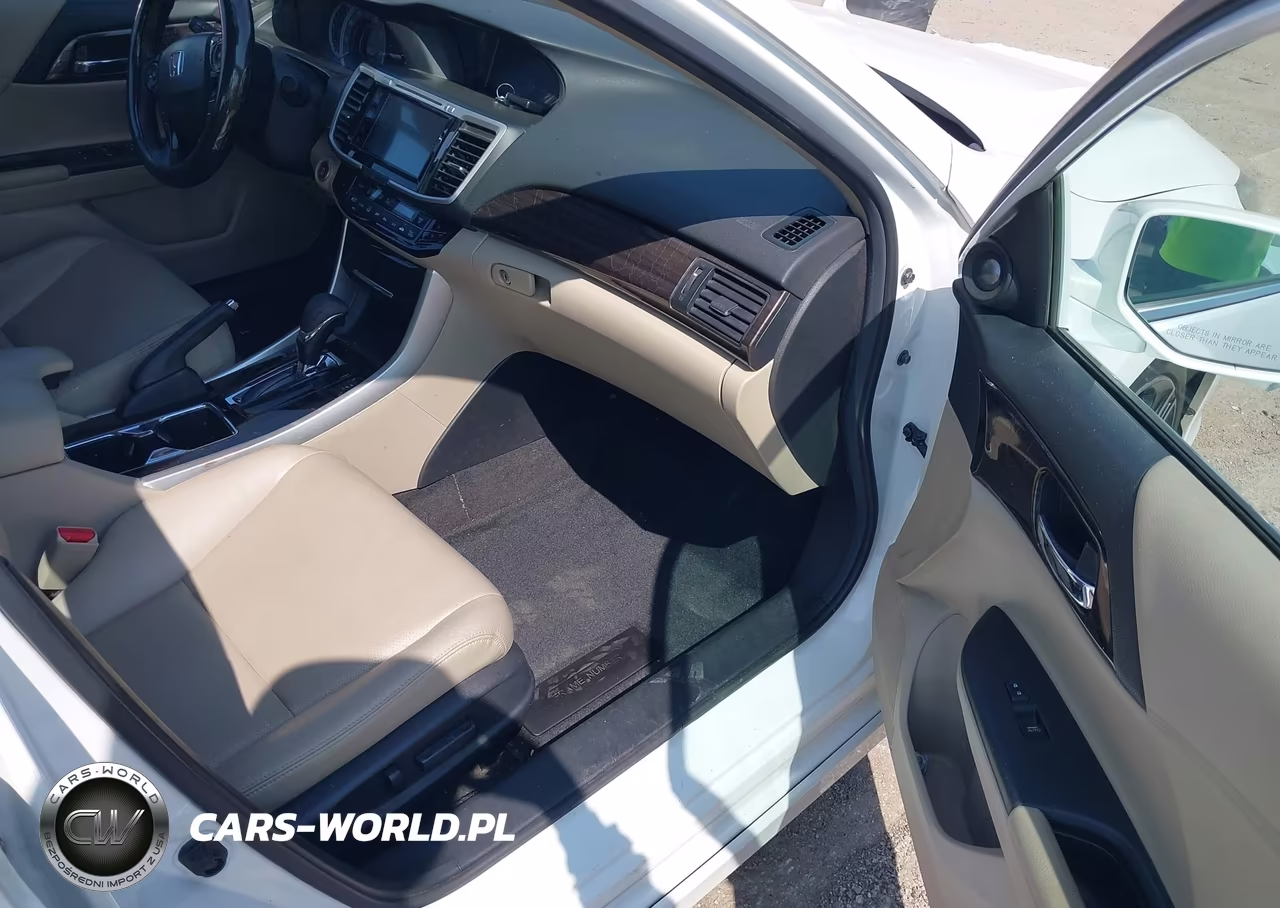 2017 Honda Accord Touring V6 VIN:1HGCR3F91HA012241 - 5