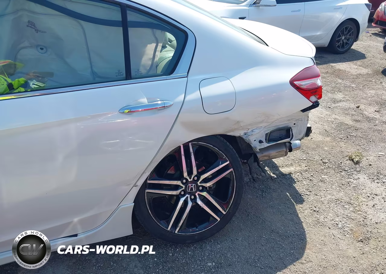 2017 Honda Accord Touring V6 VIN:1HGCR3F91HA012241 - 6