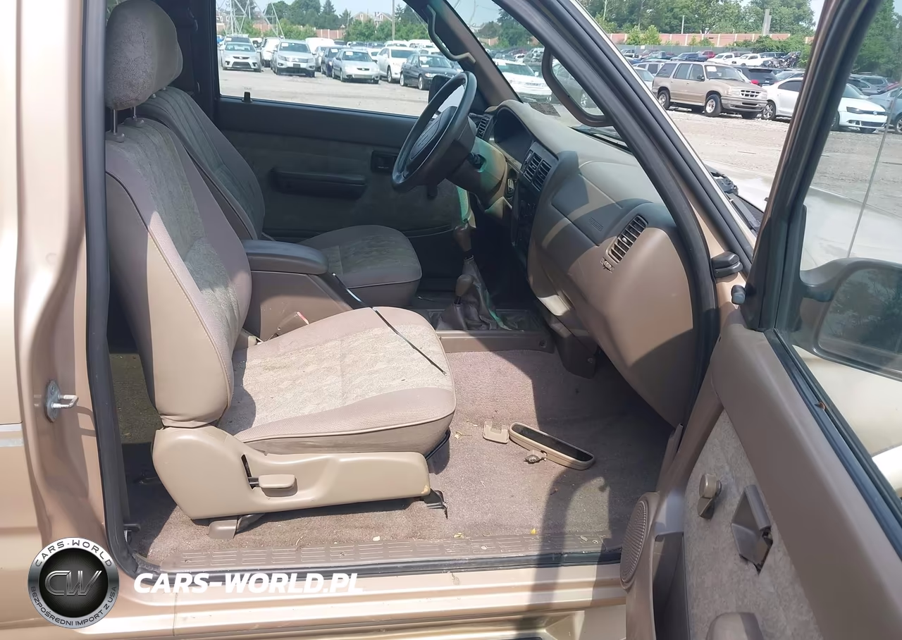 2000 Toyota Tacoma VIN:4TAWM72N5YZ650798 - 5