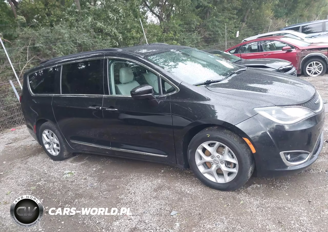 2017 Chrysler Pacifica Touring-L VIN:2C4RC1BG8HR607991 - 13