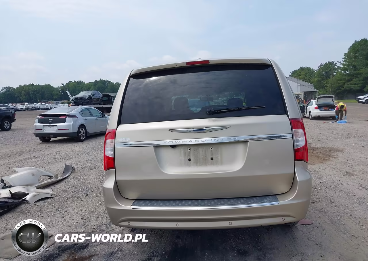 2015 Chrysler Town & Country Touring-L VIN:2C4RC1CG8FR584045 - 16
