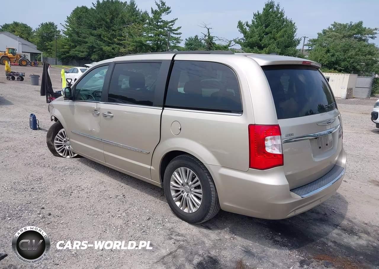 2015 Chrysler Town & Country Touring-L VIN:2C4RC1CG8FR584045 - 3