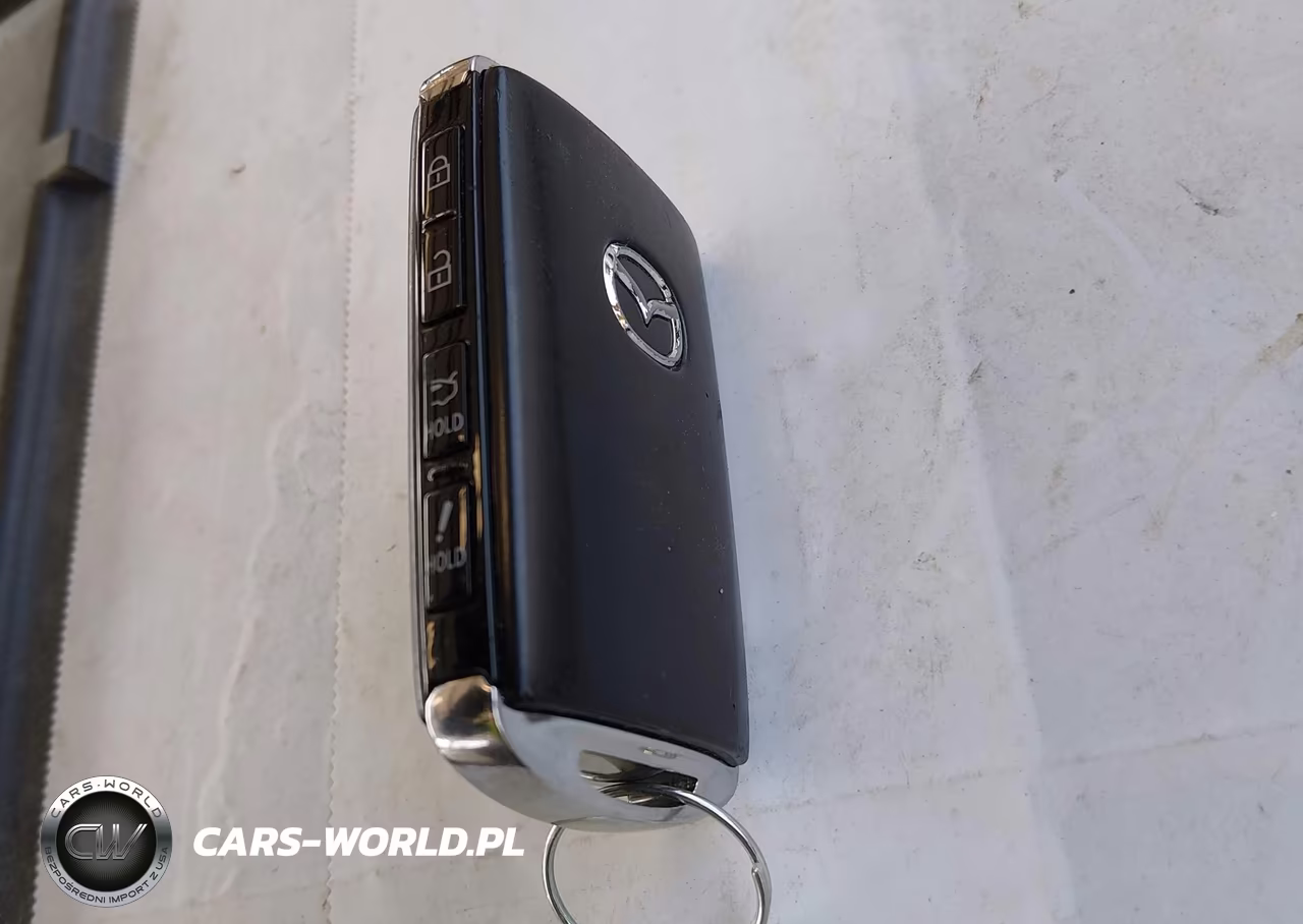 2022 Mazda Mazda3 Premium Plus VIN:3MZBPBEY3NM307050 - 11