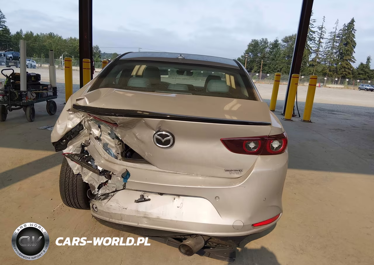 2022 Mazda Mazda3 Premium Plus VIN:3MZBPBEY3NM307050 - 17