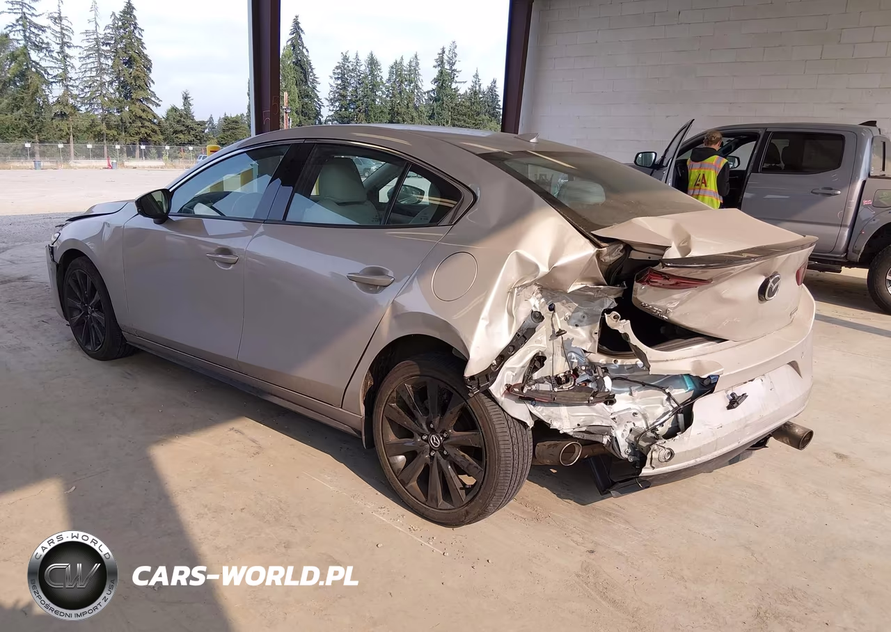 2022 Mazda Mazda3 Premium Plus VIN:3MZBPBEY3NM307050 - 3