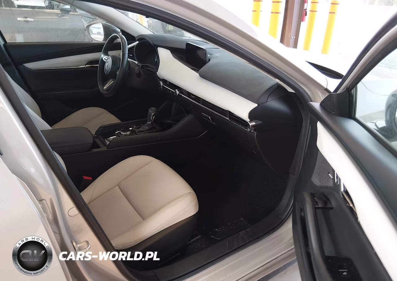 2022 Mazda Mazda3 Premium Plus VIN:3MZBPBEY3NM307050 - 5
