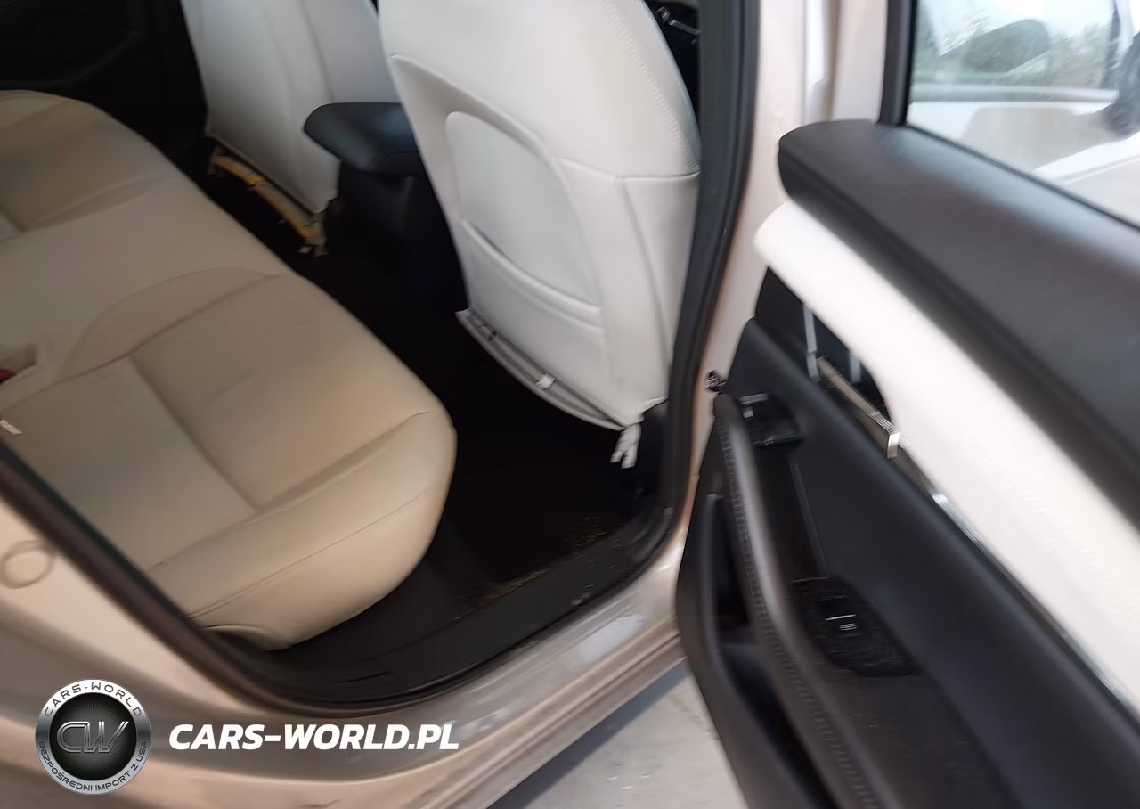 2022 Mazda Mazda3 Premium Plus VIN:3MZBPBEY3NM307050 - 8