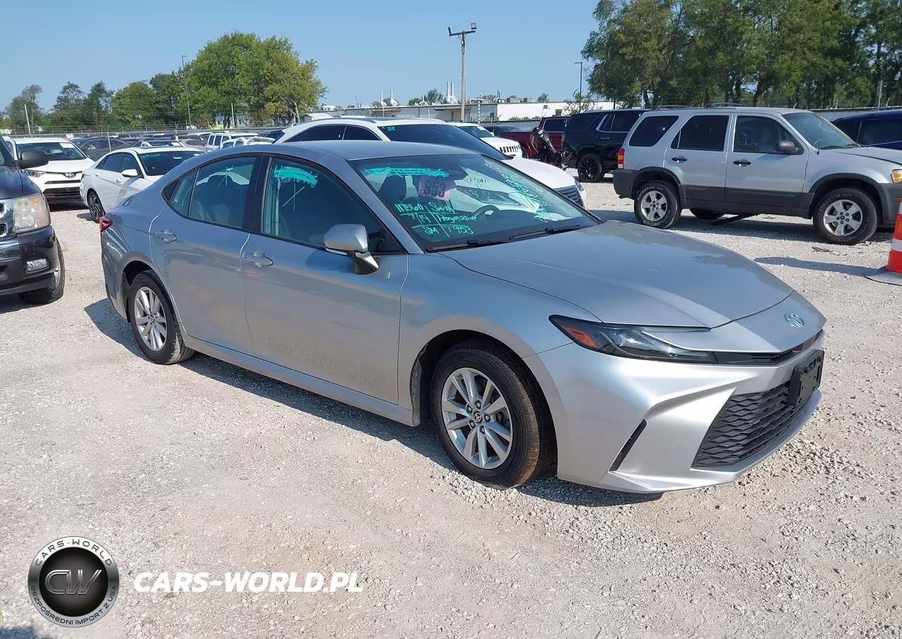 2025 Toyota Camry Le – zdjęcie 1 z 12