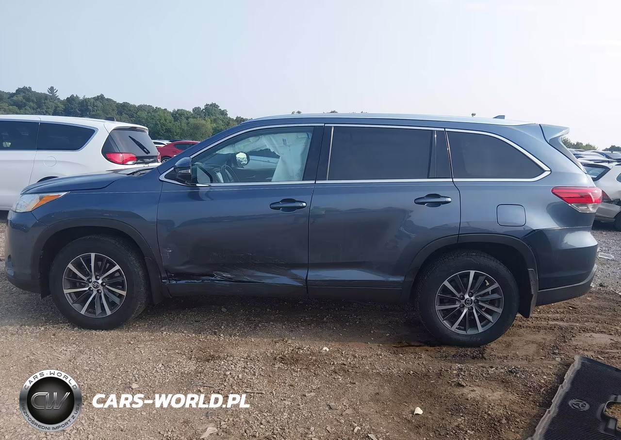 2019 Toyota Highlander Xle VIN:5TDJZRFH3KS942023 - 14