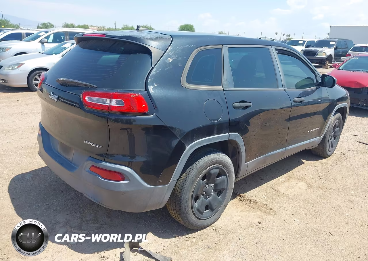 2015 Jeep Cherokee Sport VIN:1C4PJLAB5FW506670 - 4