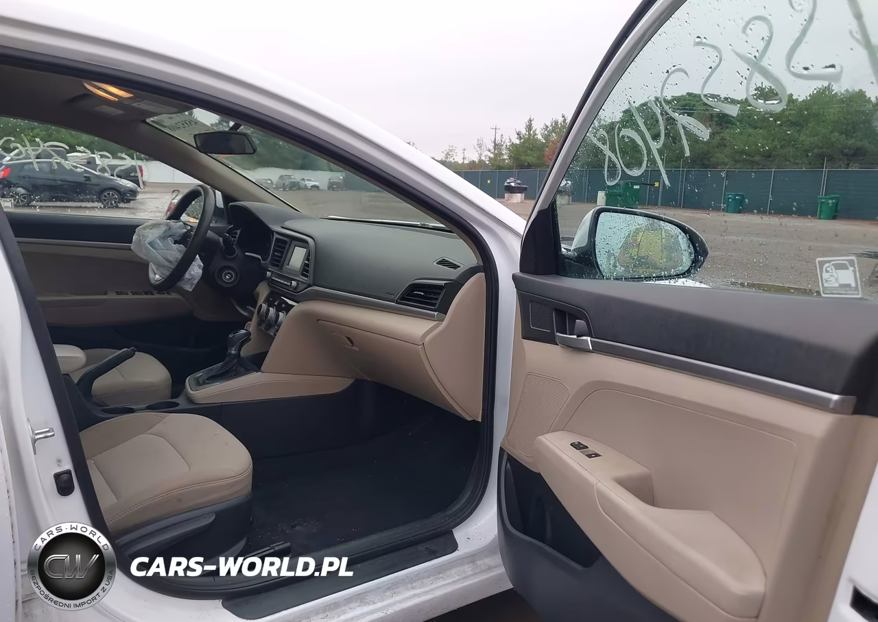 2019 Hyundai Elantra Se VIN:5NPD74LFXKH424778 - 5