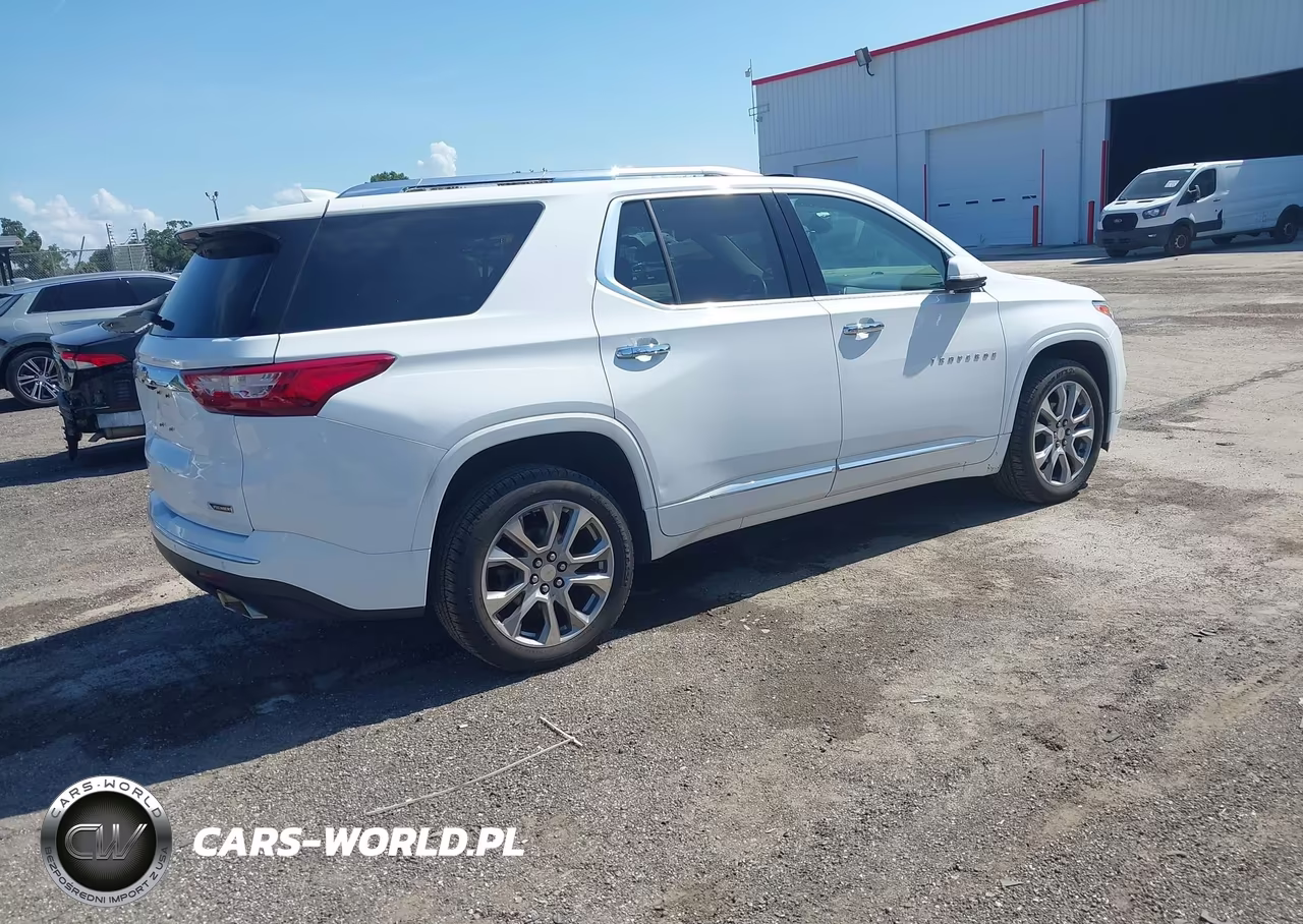 2018 Chevrolet Traverse Premier VIN:1GNEVJKW1JJ134548 - 4