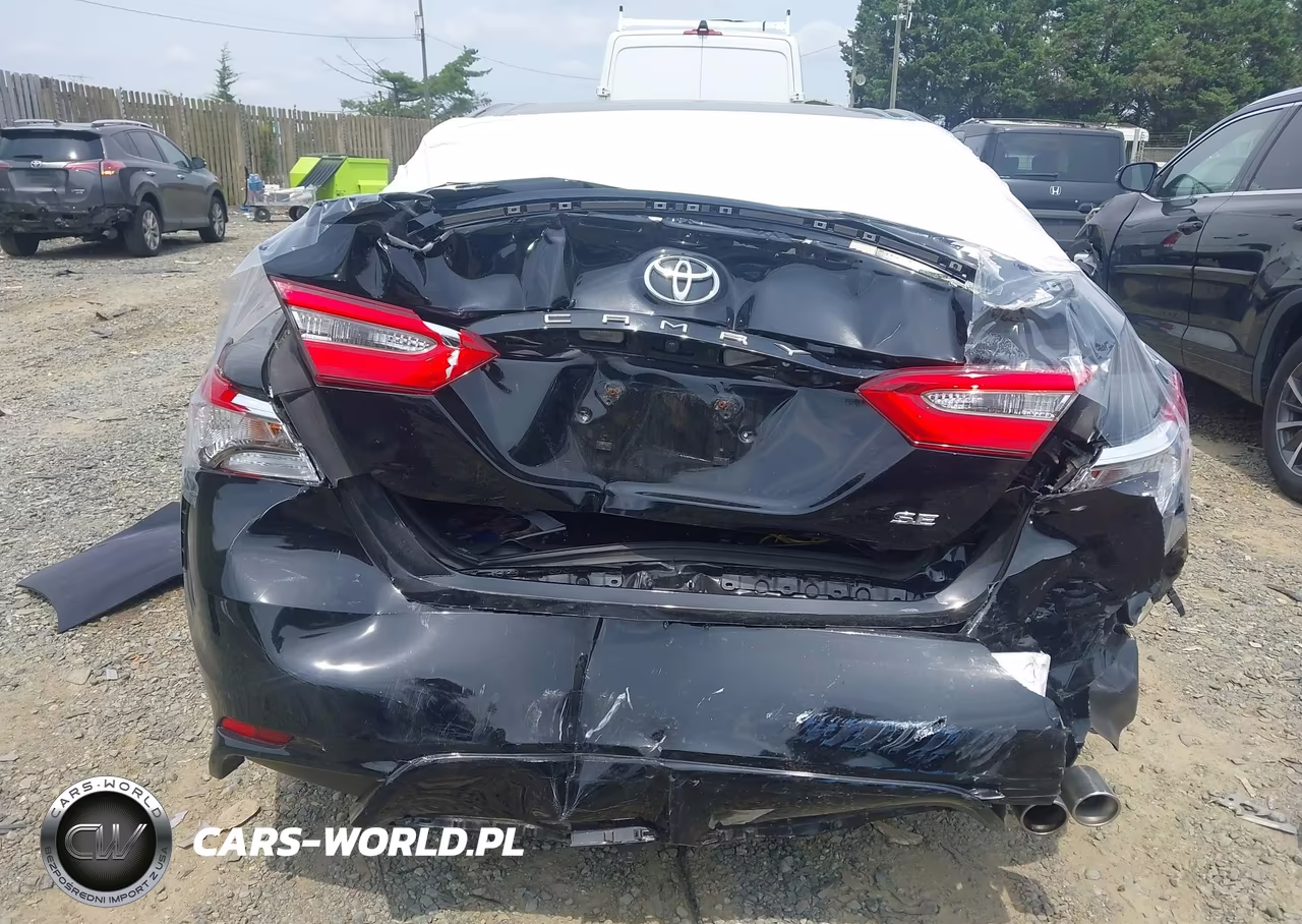 2018 Toyota Camry Se VIN:JTNB11HK0J3004577 - 17